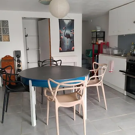 Entre Vignes Et Garrigue Appartement *